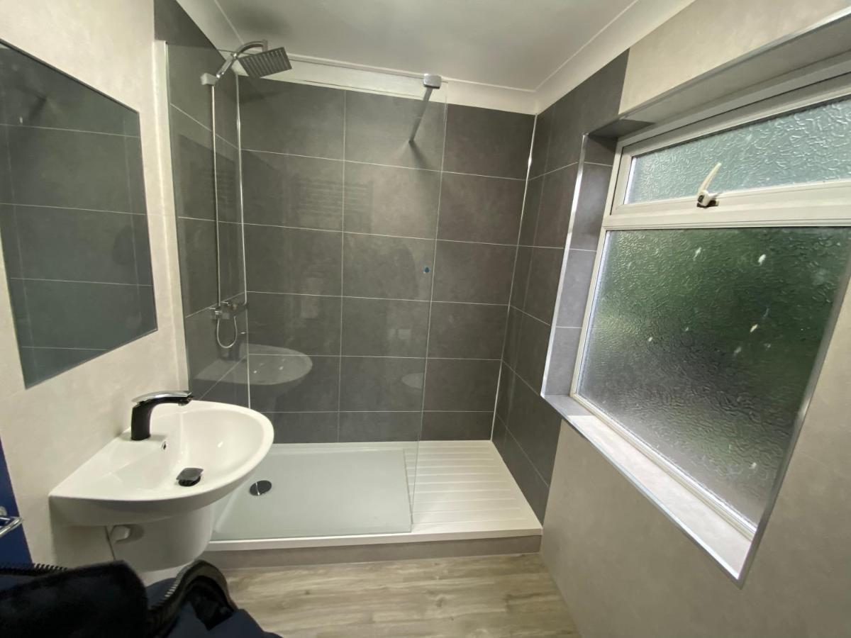 Harewood Lodge - Single And Double Rooms Self Serve Apartment King's Lynn Exterior foto